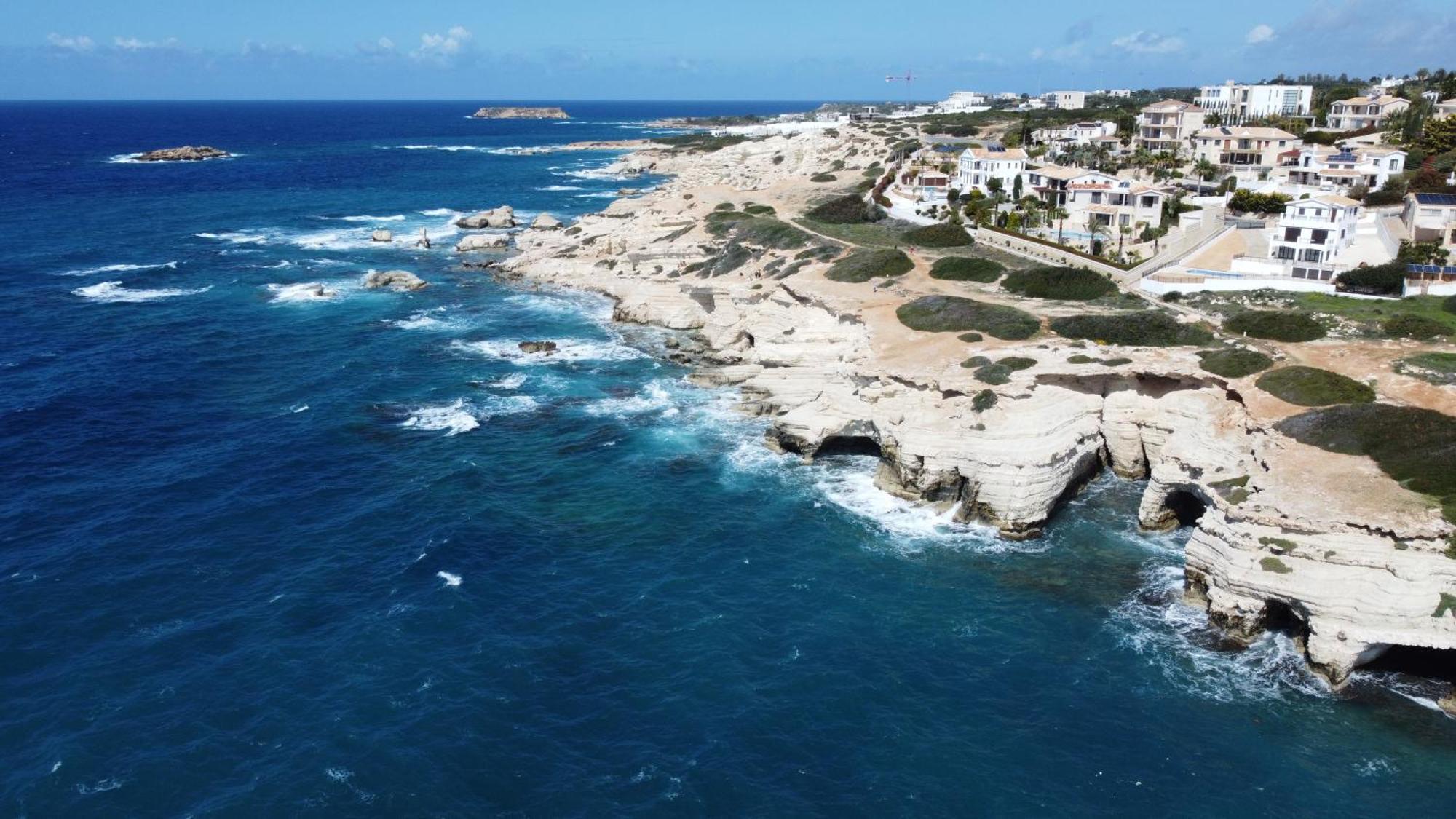 Eden Blue-horizon 1b, Paphos, Sea View, Pool Apartment *