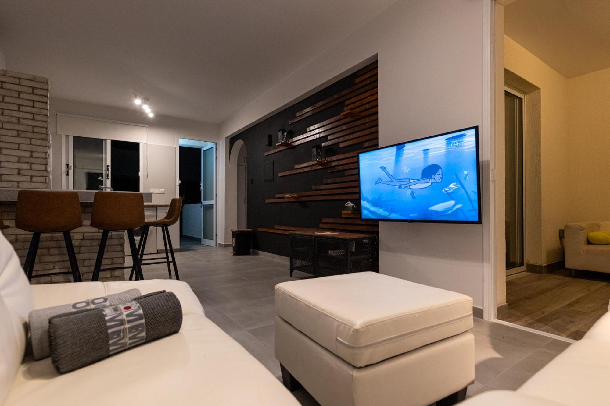 Eden Blue-horizon 1b, Paphos, Sea View, Pool Apartment