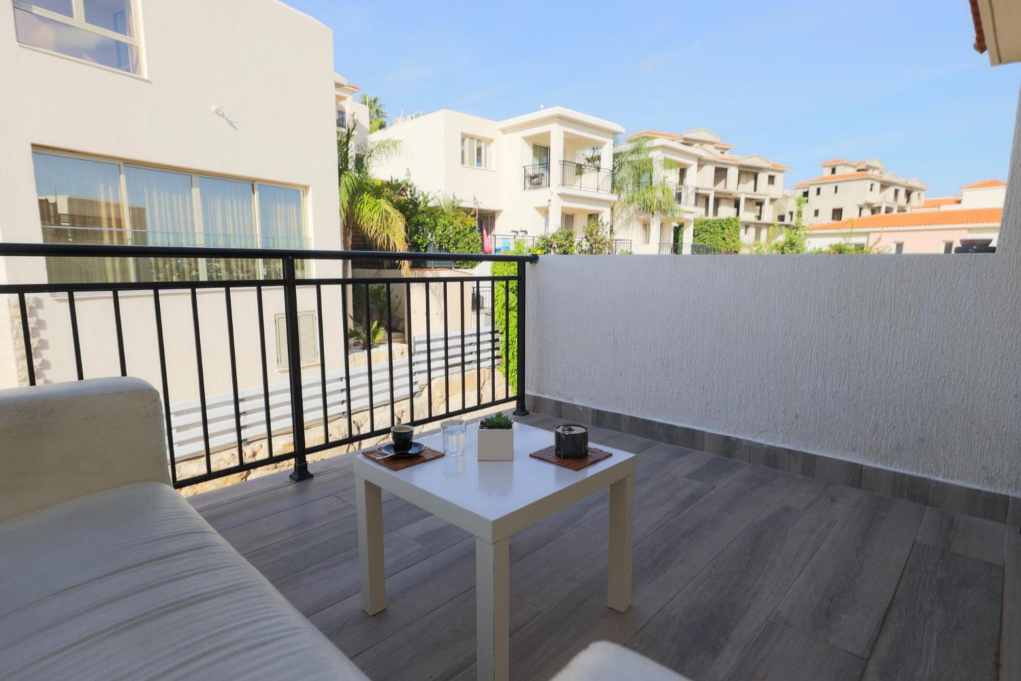 Eden Blue-horizon 1b, Paphos, Sea View, Pool Apartment